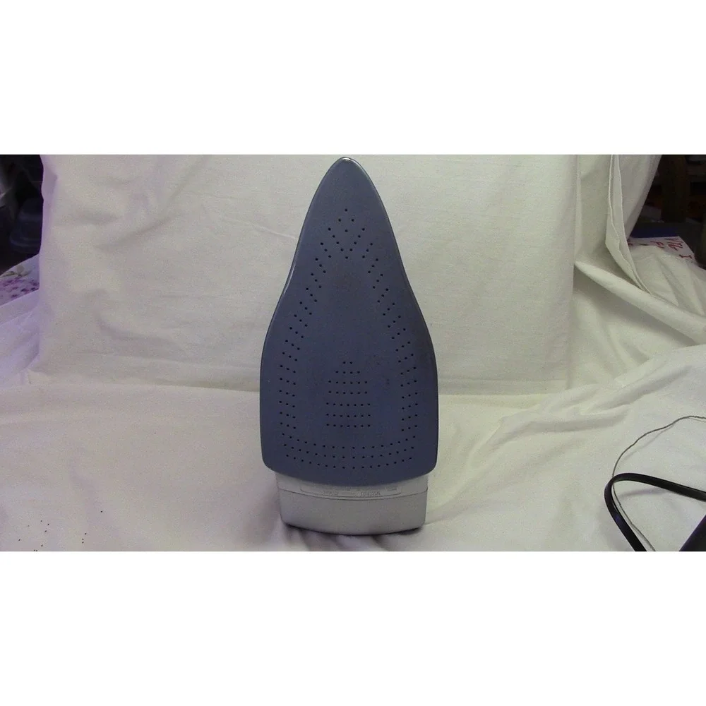 Hamilton Beach 19902R 1700W Digital Iron with Retractable Cord - Purple